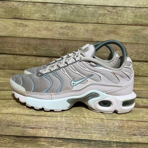 Nike Air Max Plus Athletic Shoes